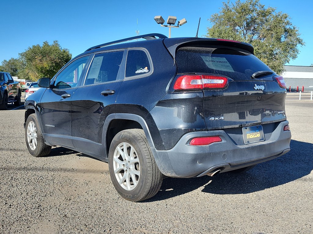 Used 2016 Jeep Cherokee Sport image 8