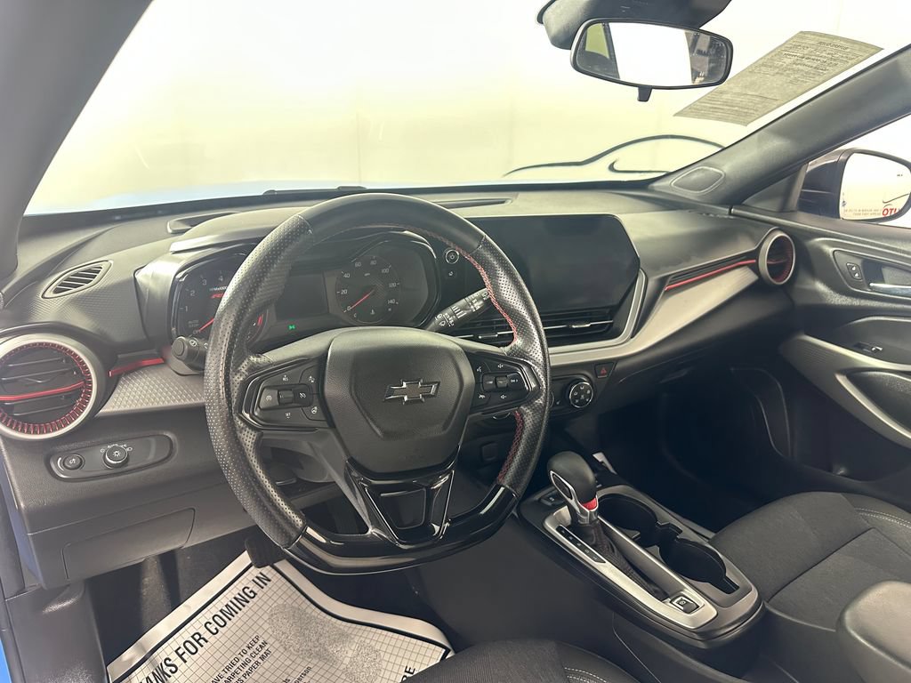 Used 2024 Chevrolet Trax RS w/ Driver Confidence Package FWD image 15