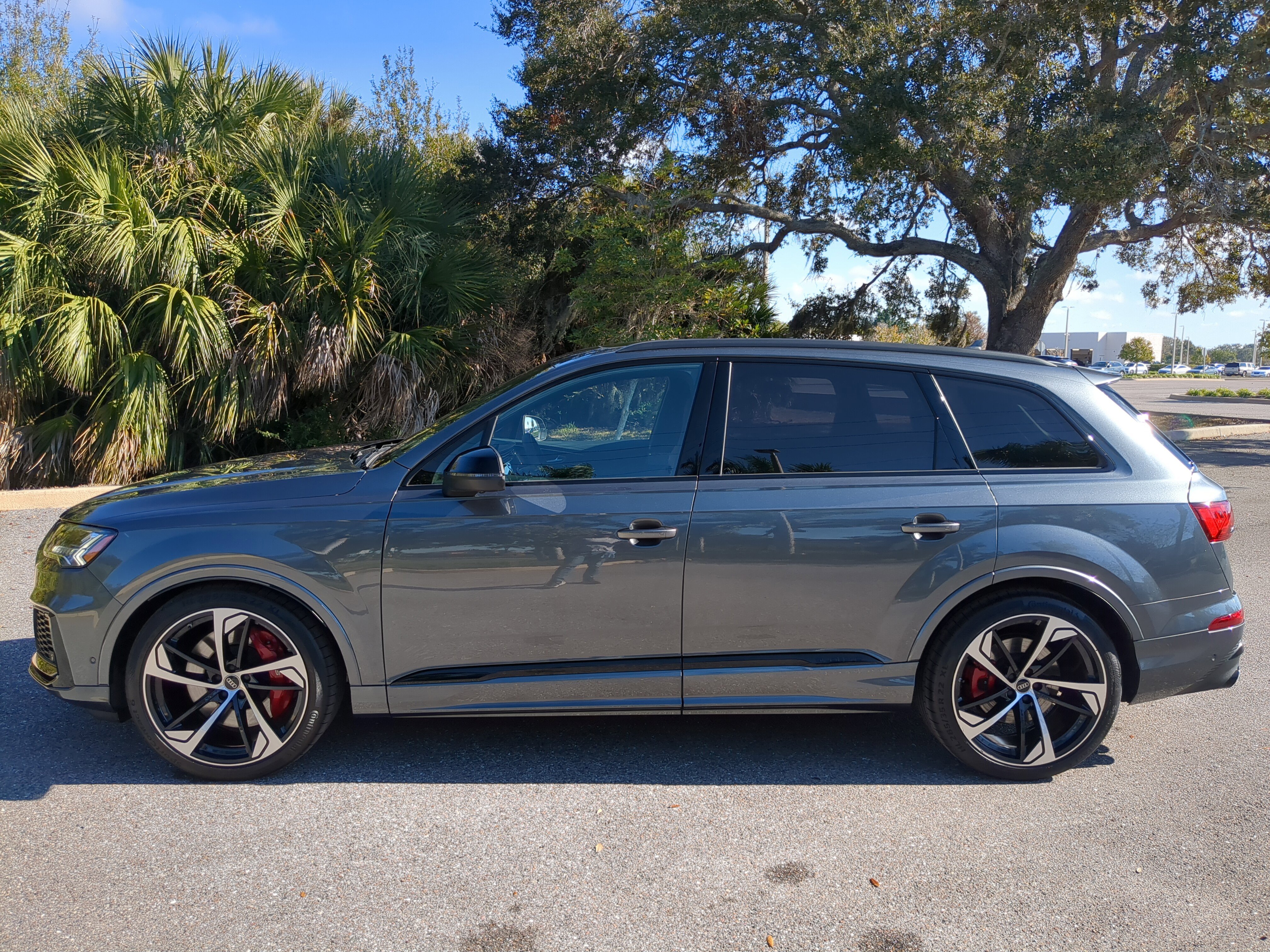 Used 2024 Audi SQ7 Prestige image 8