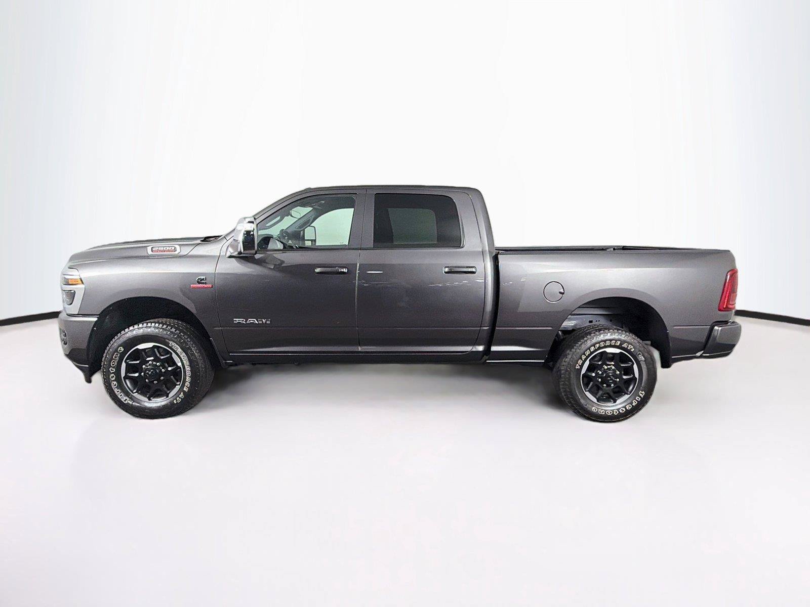 Used 2026 RAM 2500 Laramie AWD/4WD image 8