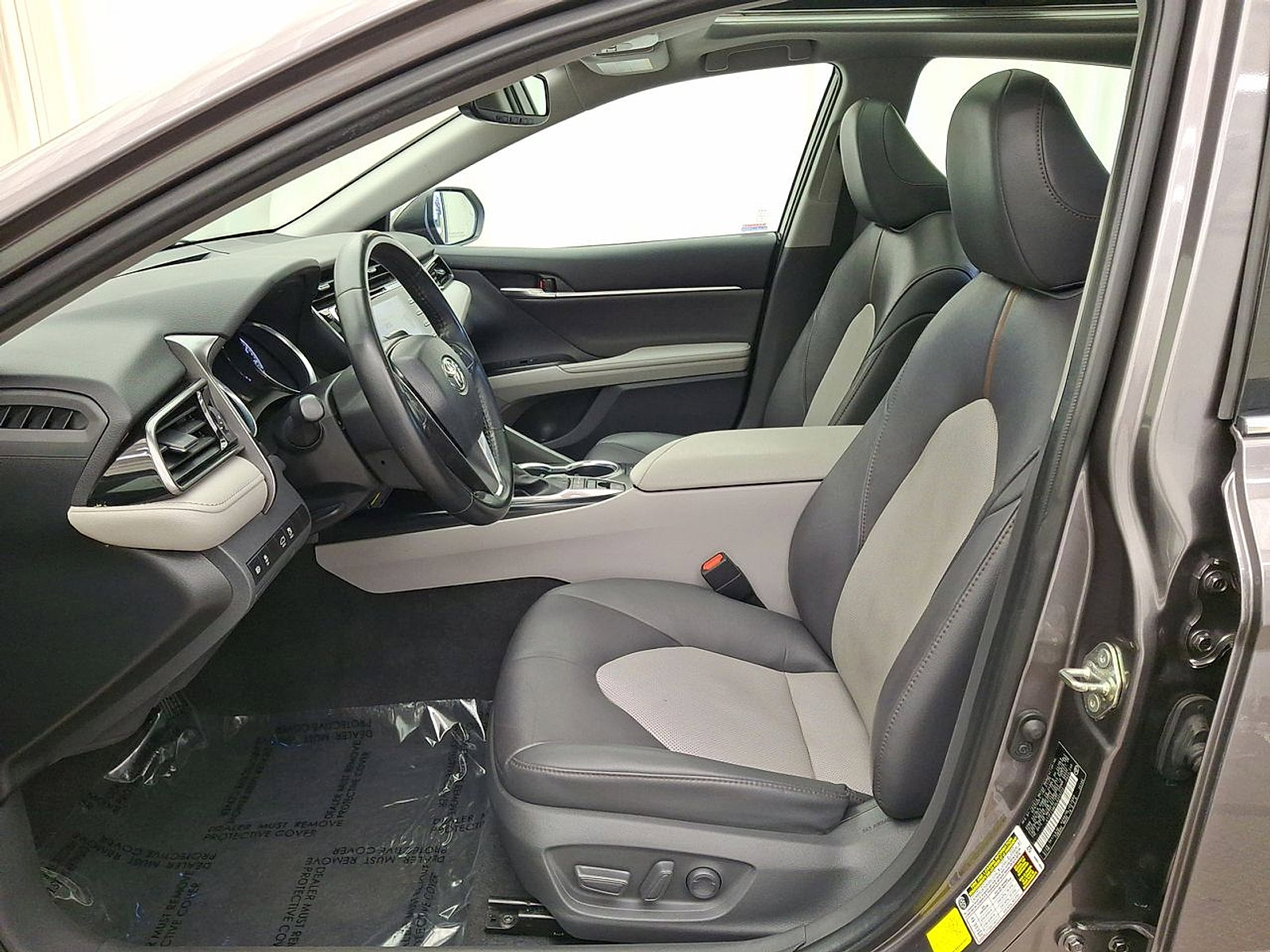 Certified 2020 Toyota Camry XLE FWD image 11