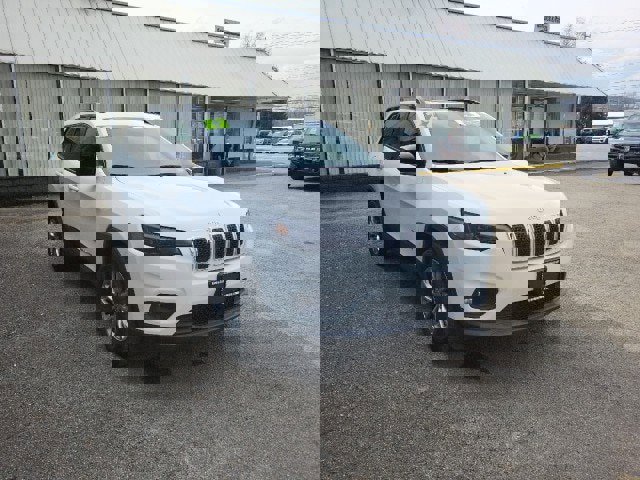 Used 2022 Jeep Cherokee Latitude Lux w/ Sun & Sound Group image 5