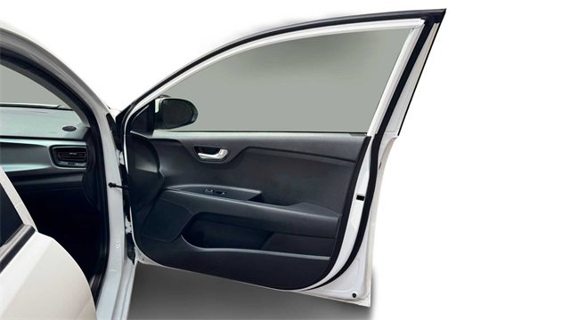 Used 2022 Kia Rio LX image 9