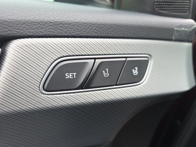 Used 2023 Hyundai Palisade SEL w/ Premium Package image 13