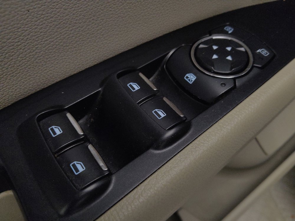 Used 2020 Ford Fusion SEL FWD image 27