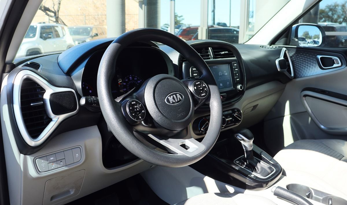 Used 2020 Kia Soul S FWD image 39