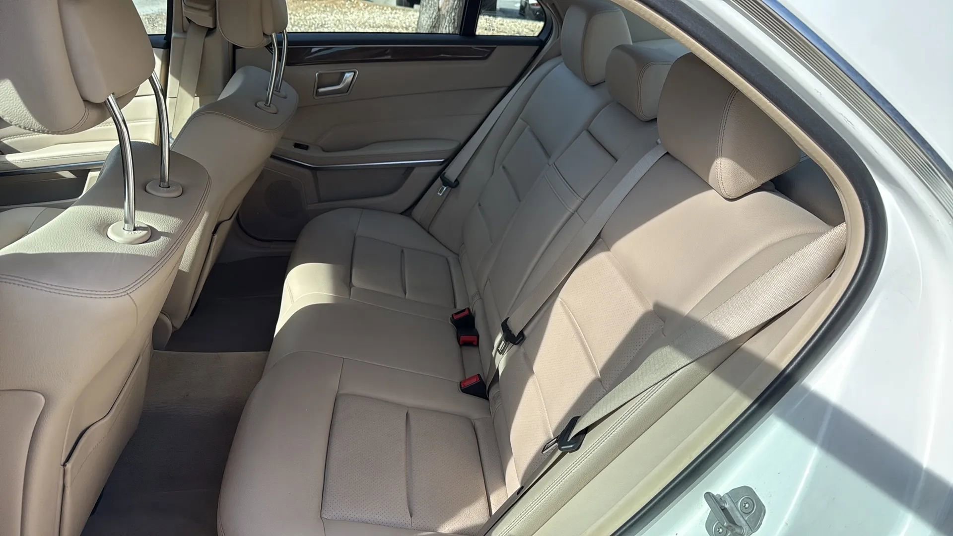 Used 2014 Mercedes-Benz E 350 4MATIC Sedan image 17