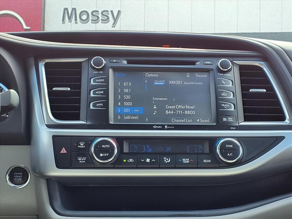 Used 2014 Toyota Highlander XLE image 17