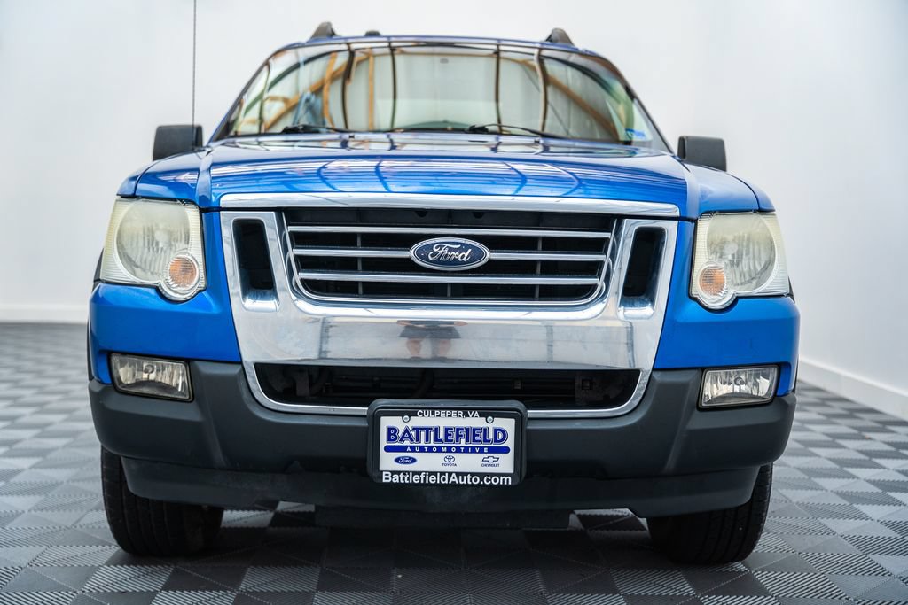 Used 2010 Ford Explorer Sport Trac XLT RWD image 2