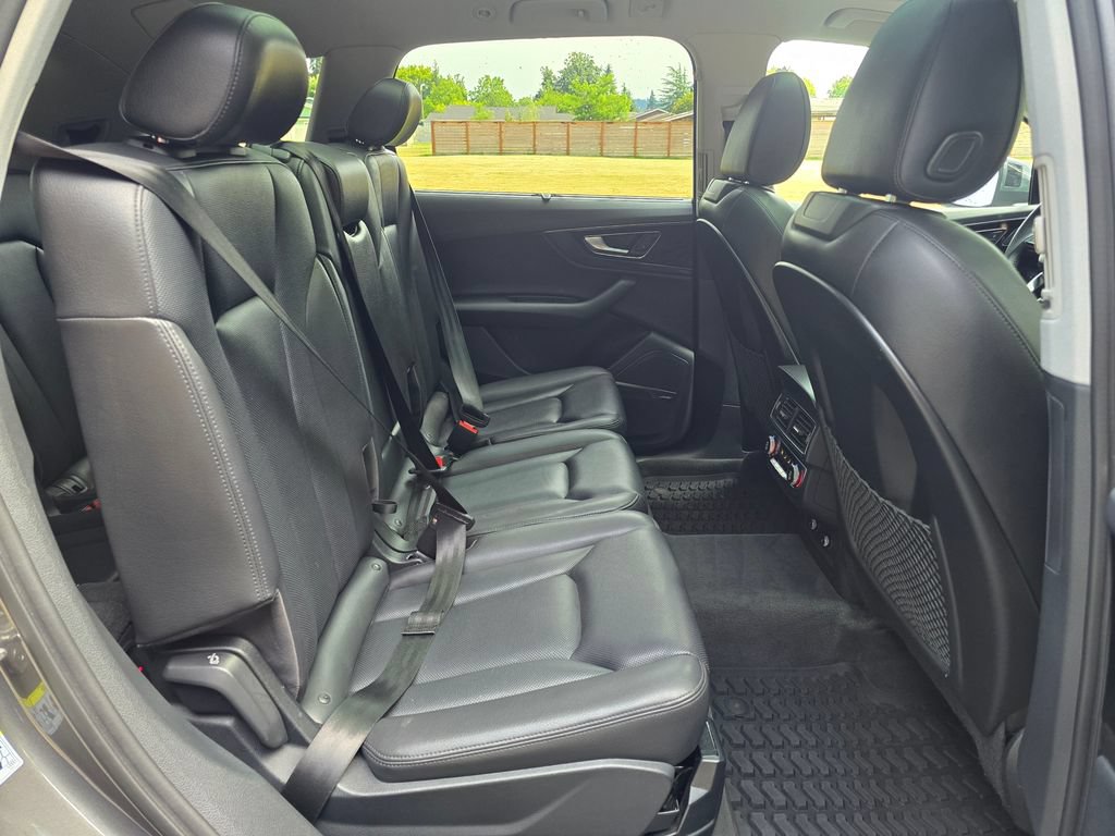 Used 2019 Audi Q7 3.0T Prestige w/ Prestige Package AWD/4WD image 18