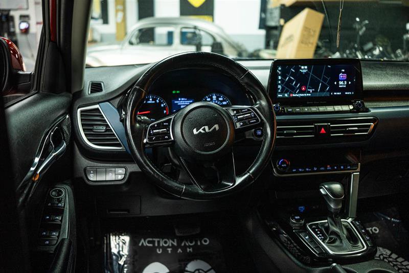 Used 2023 Kia Seltos Nightfall Edition image 15