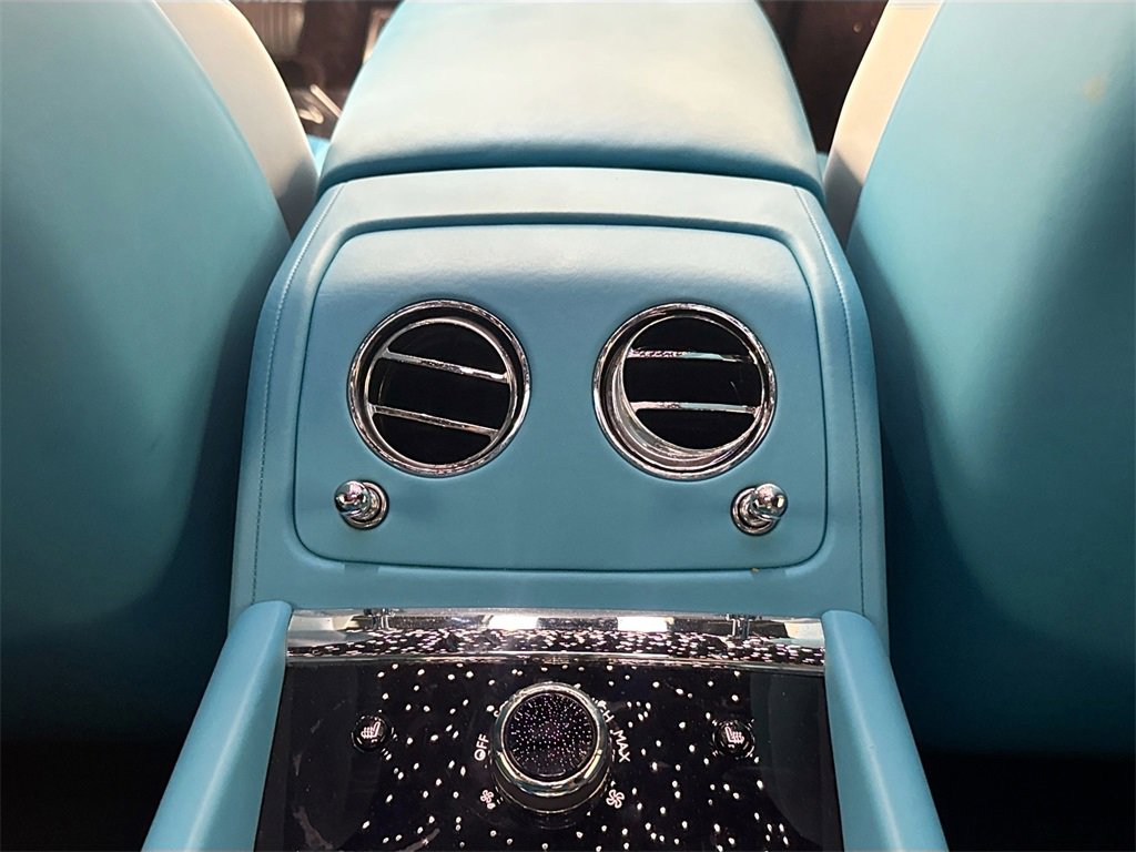 Used 2025 Rolls-Royce Spectre image 27