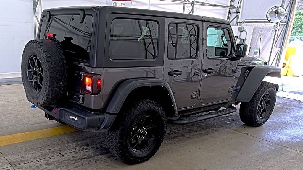 Used 2024 Jeep Wrangler Unlimited AWD/4WD image 7