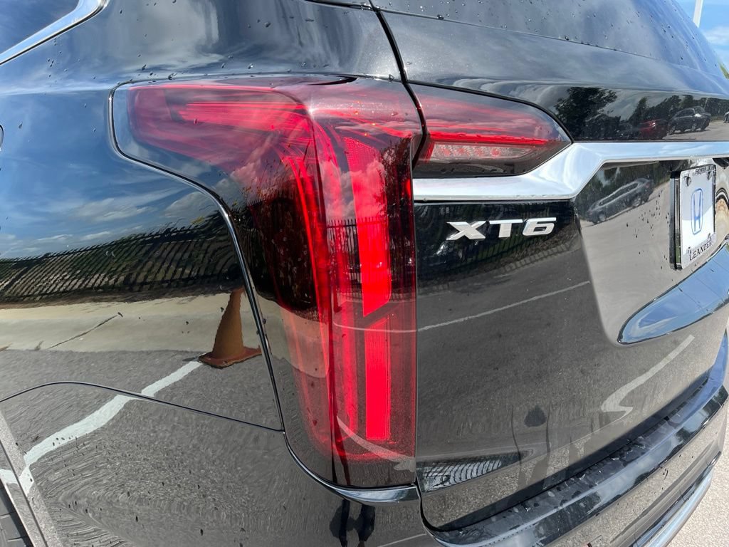 Used 2023 Cadillac XT6 Premium Luxury w/ Technology Package FWD image 7
