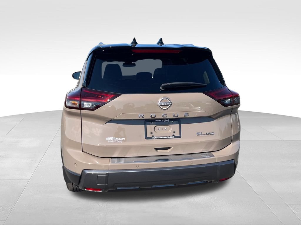 Used 2025 Nissan Rogue SL w/ Tech Package AWD/4WD image 4