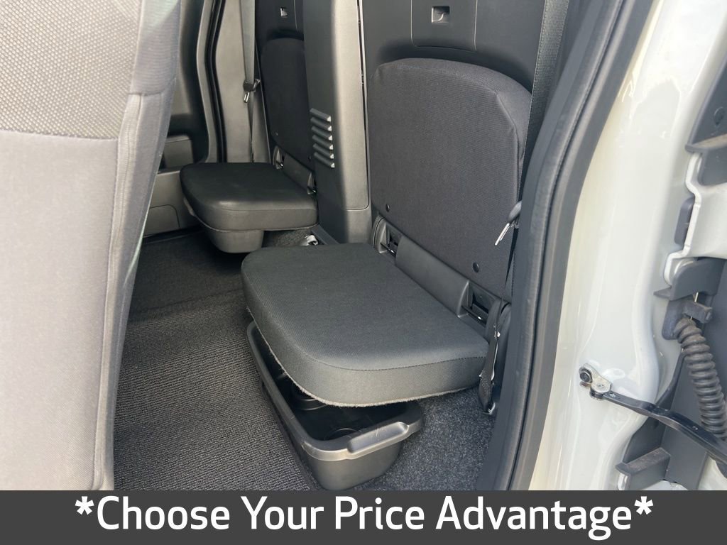 Used 2024 Nissan Frontier SV w/ SV Convenience Package image 29
