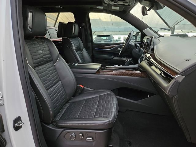 Certified 2022 Cadillac Escalade ESV Sport Platinum w/ Heavy-Duty Trailer Package image 26