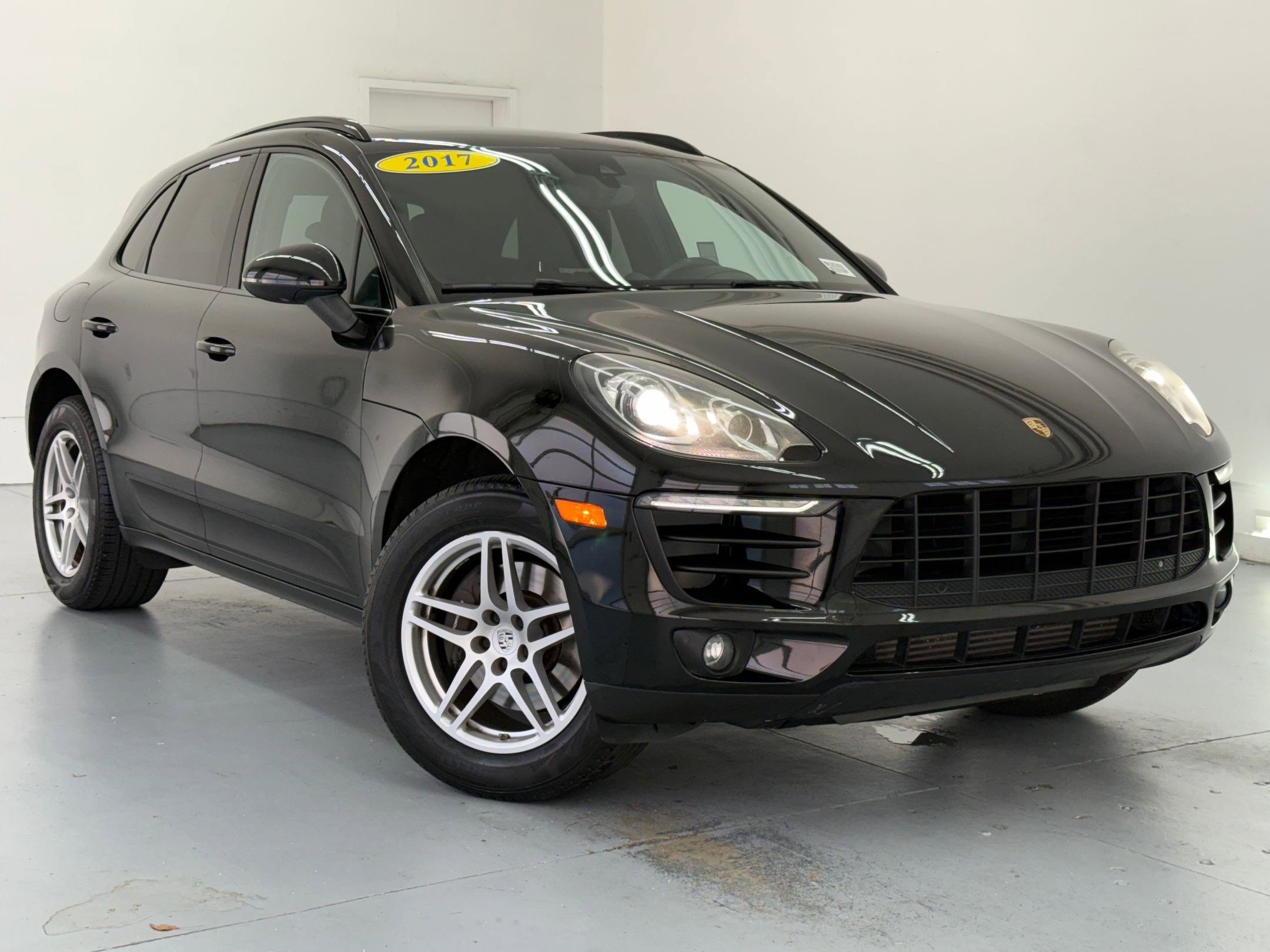 Used 2017 Porsche Macan AWD/4WD image 6