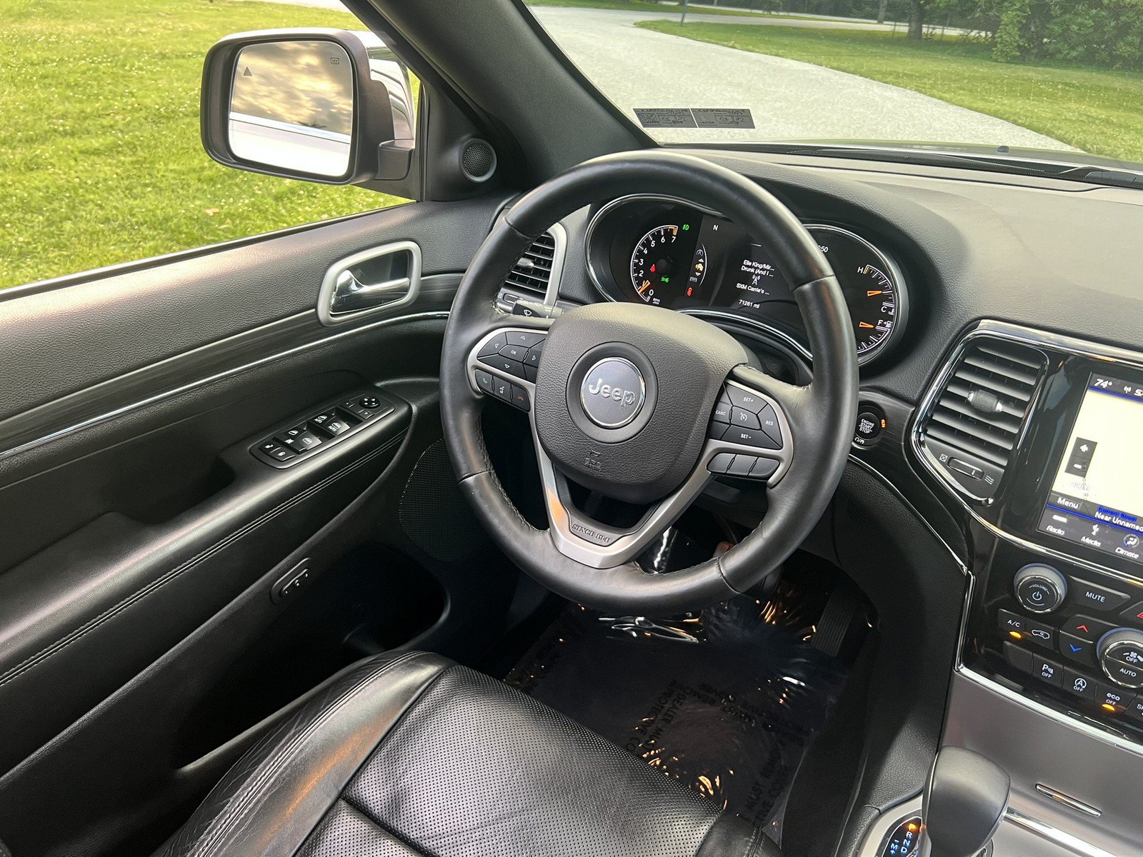 Used 2019 Jeep Grand Cherokee Limited w/ Luxury Group II AWD/4WD image 13