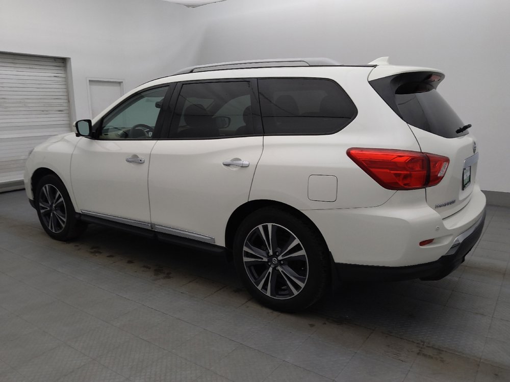 Used 2019 Nissan Pathfinder Platinum image 3