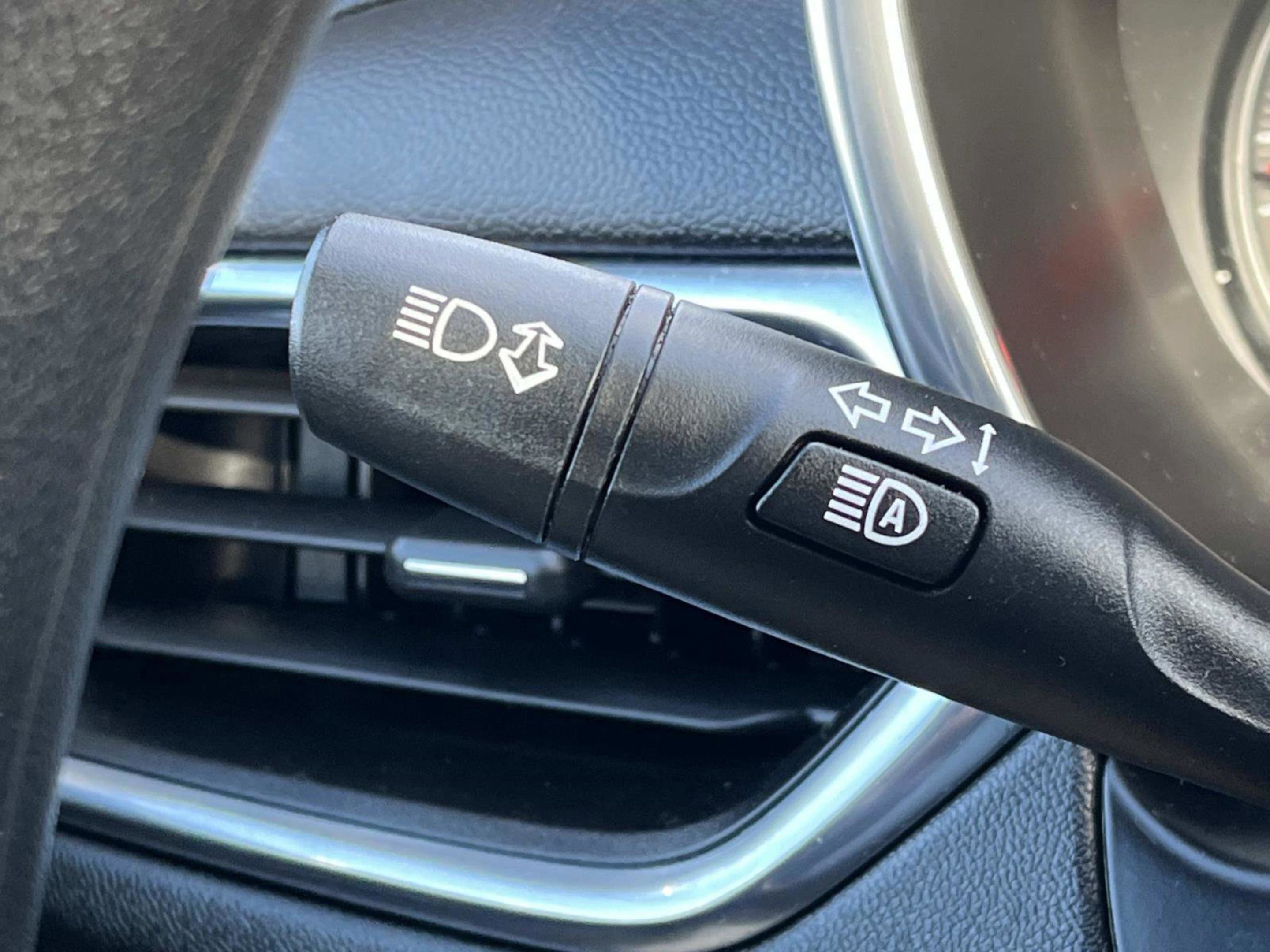 Used 2023 Chevrolet Equinox LT image 37