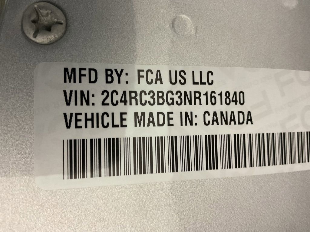 Used 2022 Chrysler Pacifica Touring-L w/ Uconnect Theater Family Group image 41