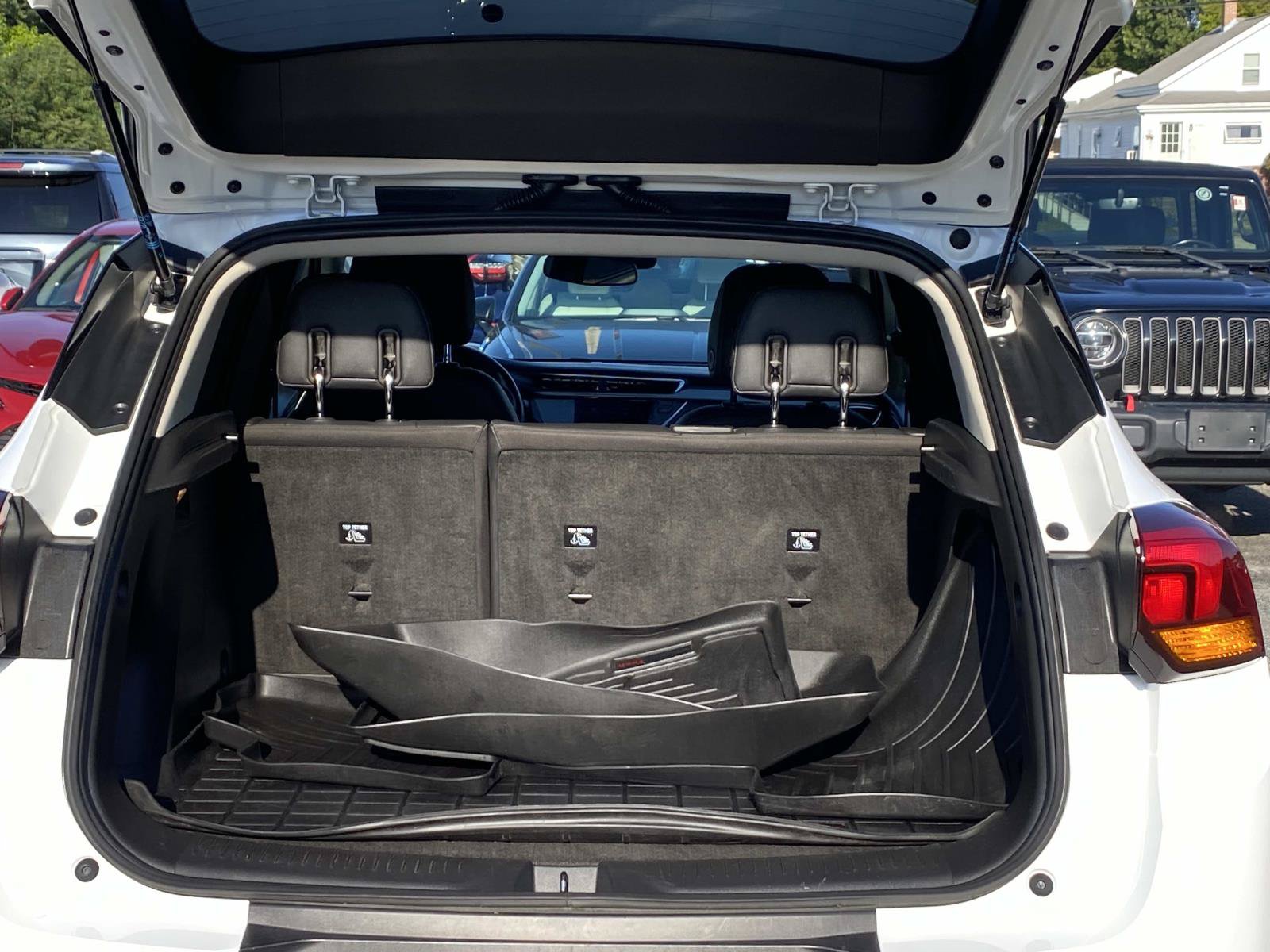 Used 2020 Buick Encore GX Preferred w/ Cold Weather Comfort Package FWD image 5