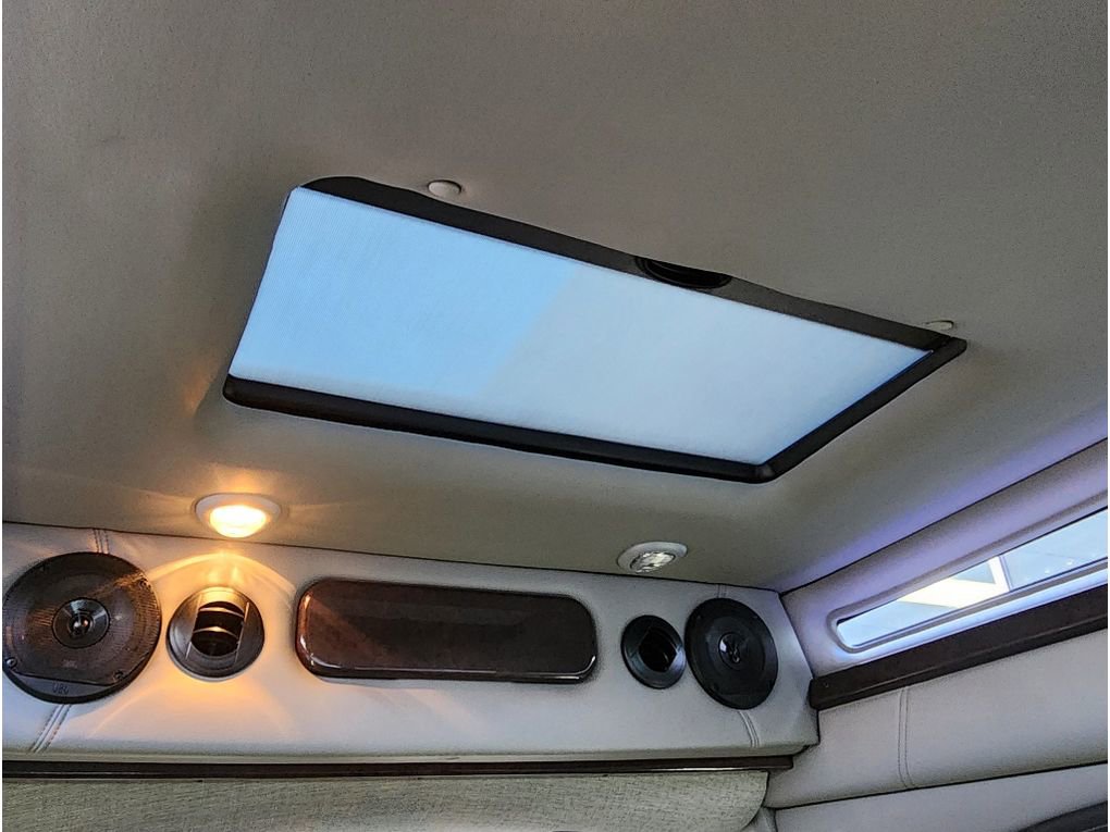 Used 2021 Chevrolet Express 3500 LS w/ Chrome Appearance Package RWD image 7