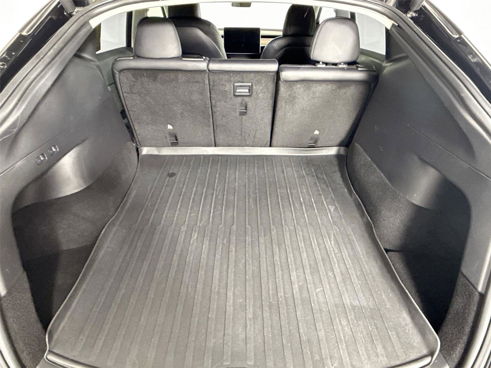 Used 2021 Tesla Model Y Long Range image 33