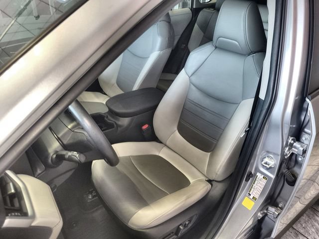 Used 2022 Toyota RAV4 XLE Premium FWD image 11