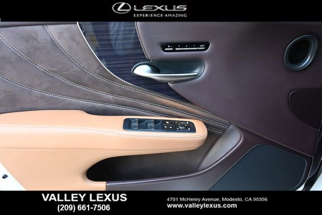 Used 2019 Lexus LS 500 w/ Accessory Package (Z2) RWD image 19
