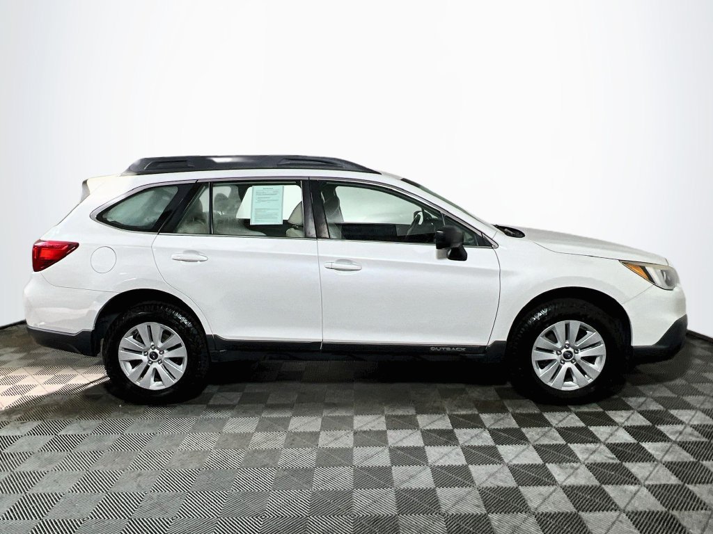 Used 2017 Subaru Outback 2.5i AWD/4WD image 8
