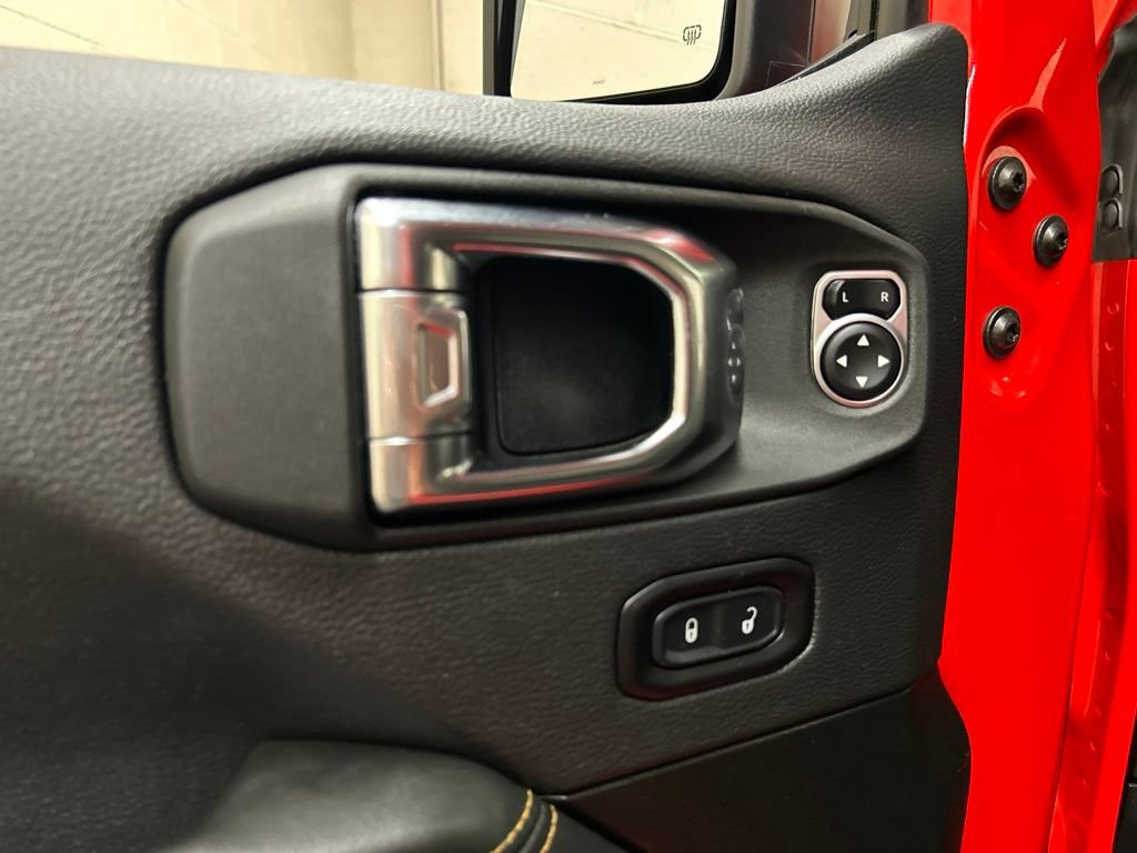 Used 2025 Jeep Wrangler Unlimited Sahara AWD/4WD image 26