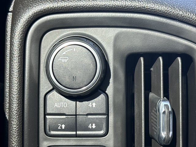 Used 2021 Chevrolet Silverado 1500 Custom Trail Boss w/ LPO, Dark Essentials Package AWD/4WD image 18