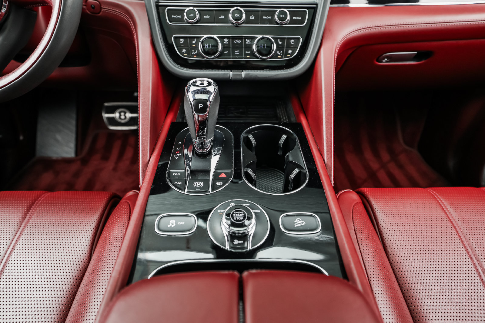 Certified 2022 Bentley Bentayga AWD/4WD image 33