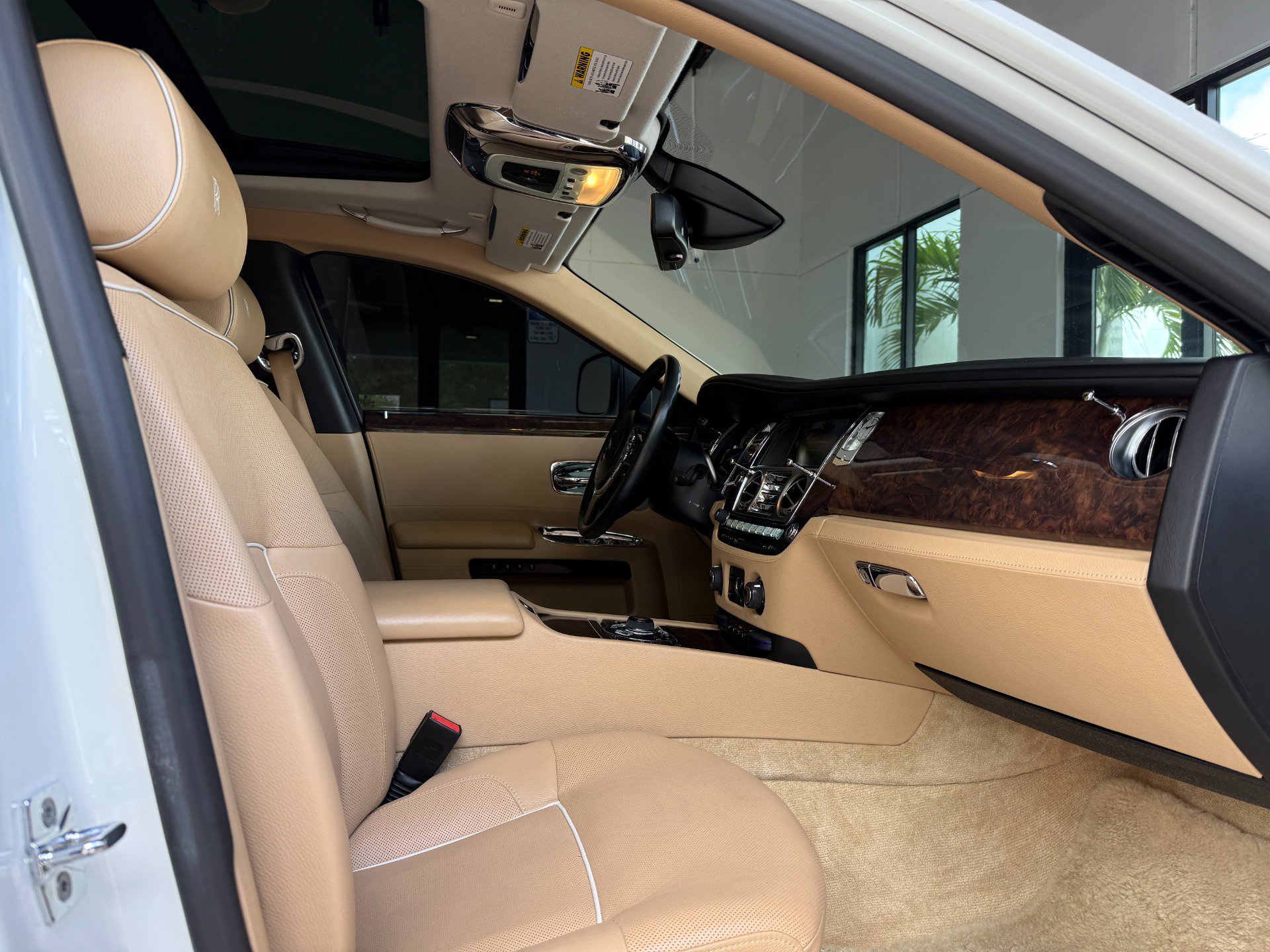 Used 2011 Rolls-Royce Ghost image 27