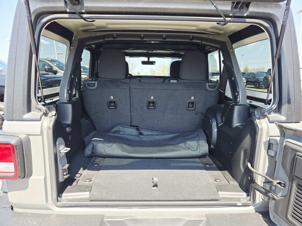 Used 2023 Jeep Wrangler Unlimited Rubicon w/ Xtreme 35 Tire Package image 14