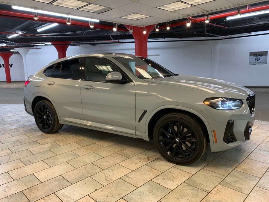 Used 2024 BMW X4 xDrive30i w/ M Sport Package AWD/4WD image 10