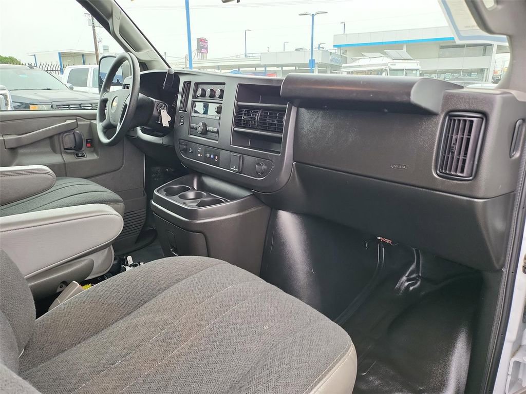 Used 2024 Chevrolet Express 2500 w/ Driver Convenience Package RWD image 17