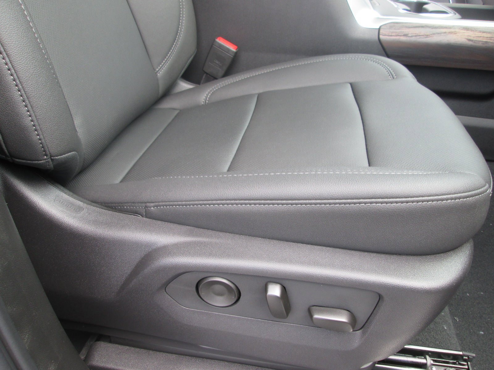 New 2025 GMC Sierra 2500 SLT w/ SLT Premium Package image 12