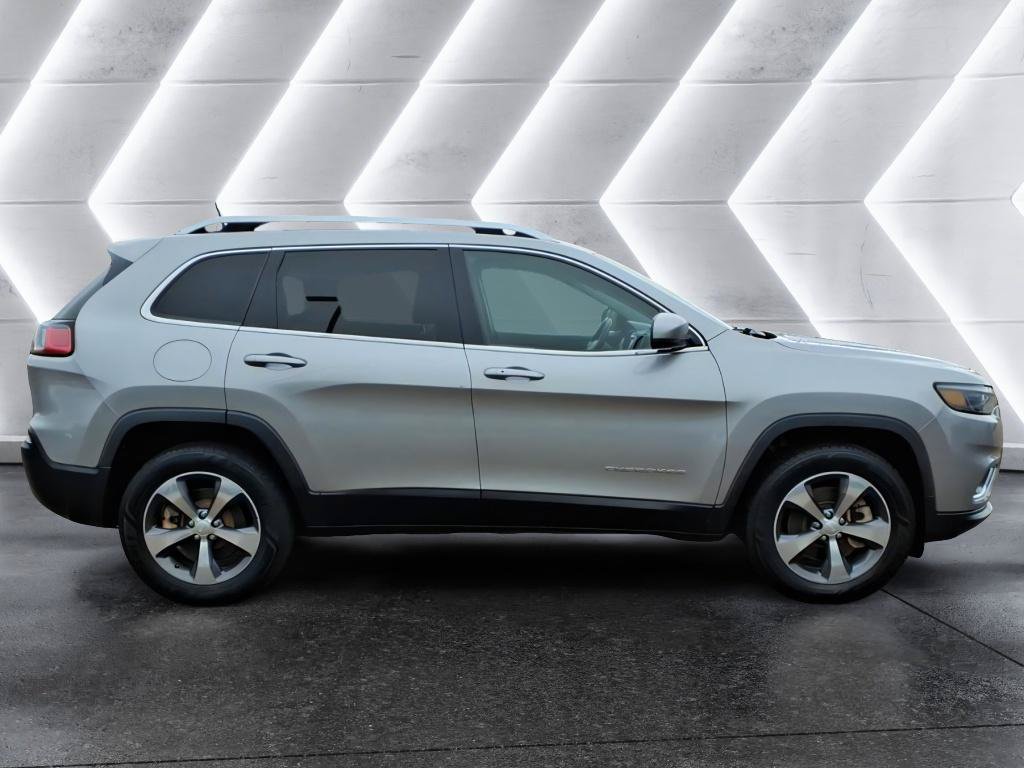 Used 2019 Jeep Cherokee Limited AWD/4WD image 6