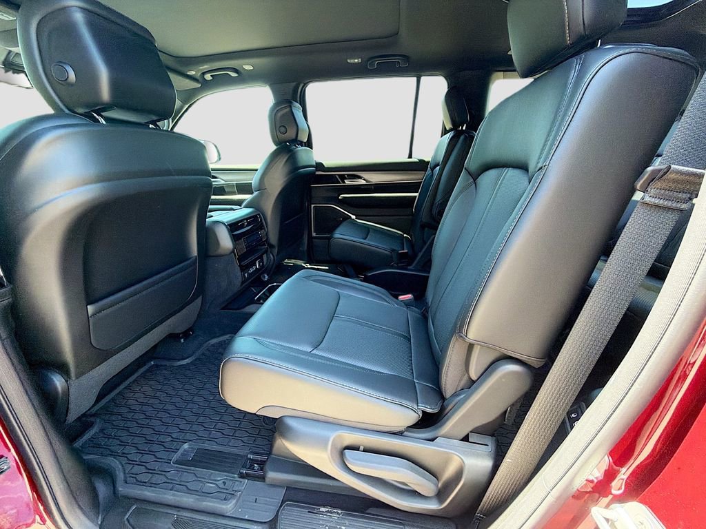 New 2026 Jeep Grand Wagoneer 4WD image 23