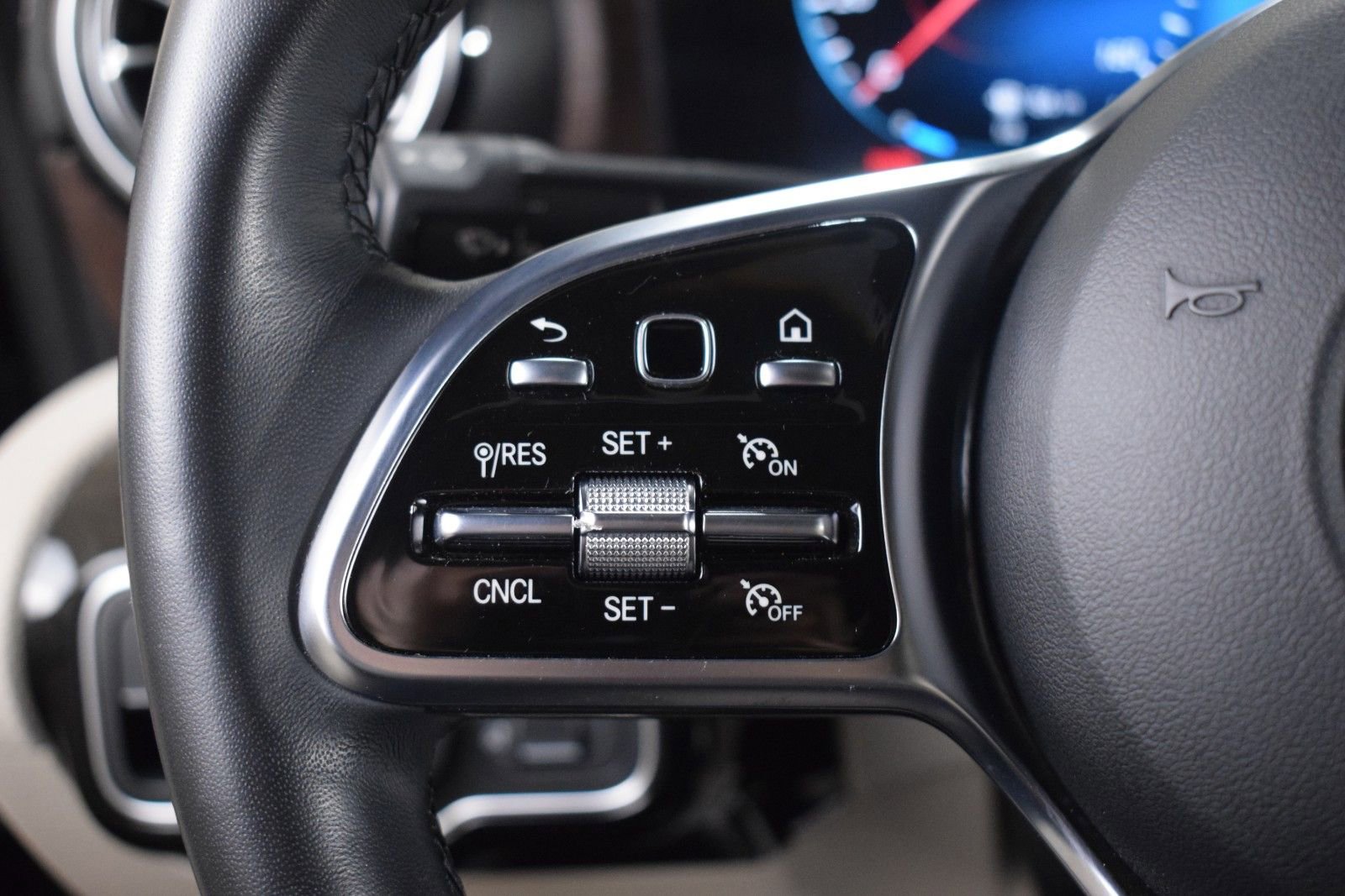 Used 2023 Mercedes-Benz CLA 250 4MATIC image 27