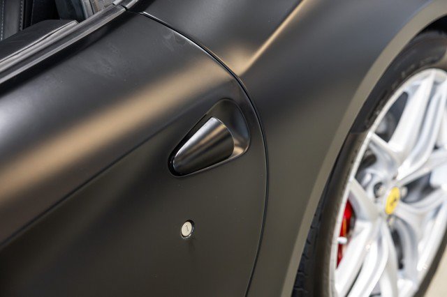 Used 2014 Ferrari F12 Berlinetta RWD image 19