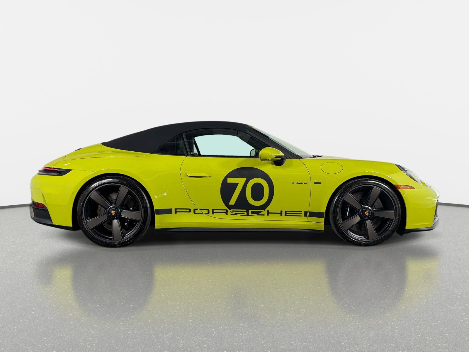 Used 2026 Porsche 911 GTS RWD image 2