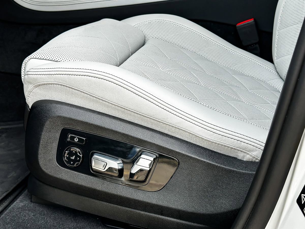 Certified 2024 BMW X7 xDrive40i w/ Executive Package image 13