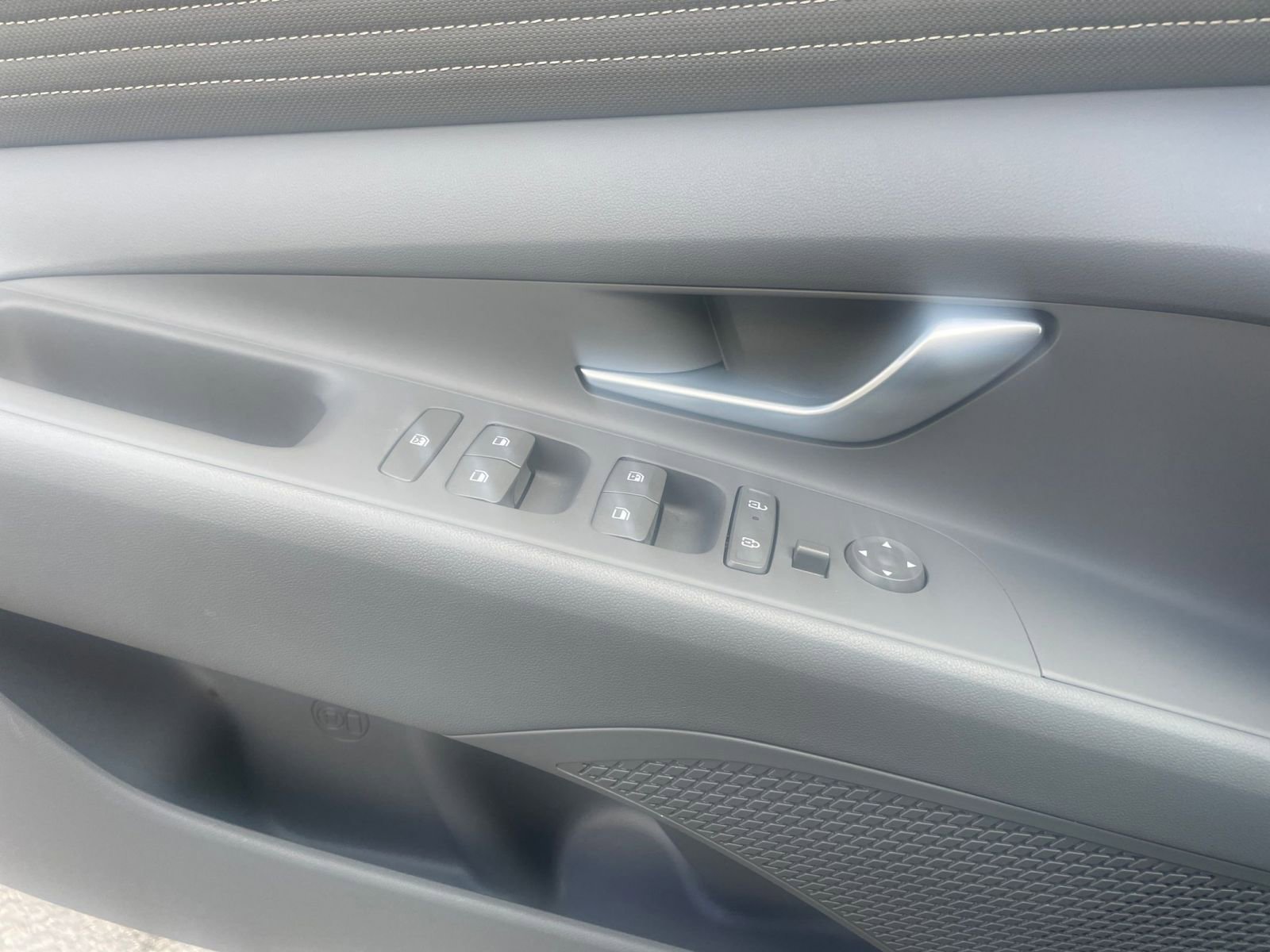 Used 2025 Hyundai Elantra SEL image 18