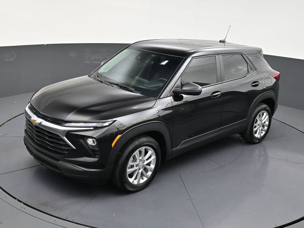 Used 2025 Chevrolet TrailBlazer LS FWD image 13