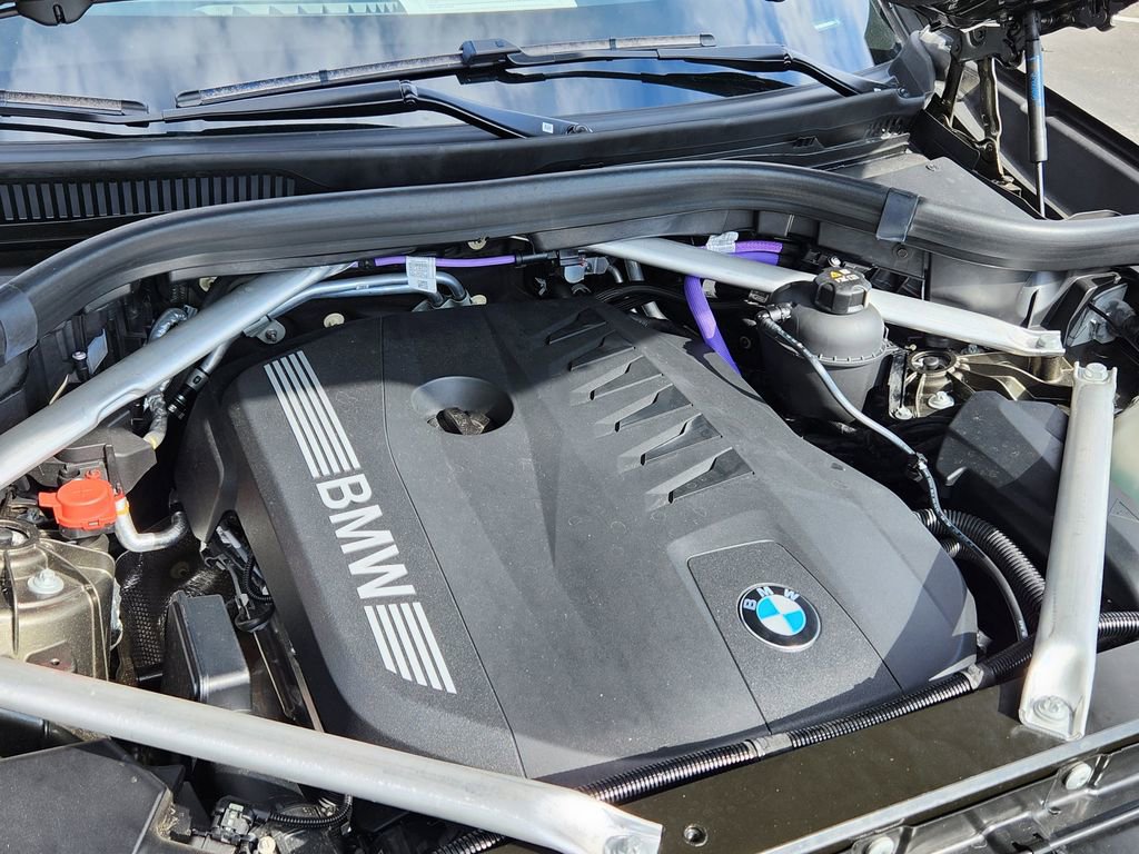 Used 2025 BMW X5 xDrive40i w/ Executive Package AWD/4WD image 18