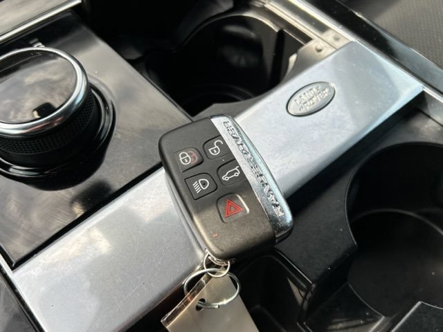 Used 2019 Land Rover Range Rover Velar R-Dynamic SE AWD/4WD image 60